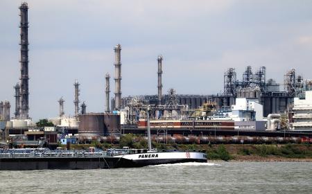 V prosinci byla zhruba čtvrtina ruských zásilek ropy po moři pojištěna západními společnostmi