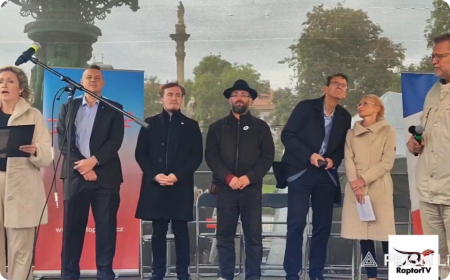 Demonstrace SPD a Stačilo! za respekt k volbám Demonstrace SPD a Stačilo! na Malostranském náměstí směřující pochodem k Pražskému hradu