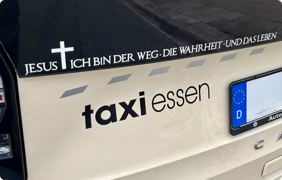 V Essenu hrozí taxikáři za citát z Bible pokuta i ztráta licence