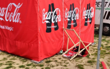 Stánek společnosti Coca Cola